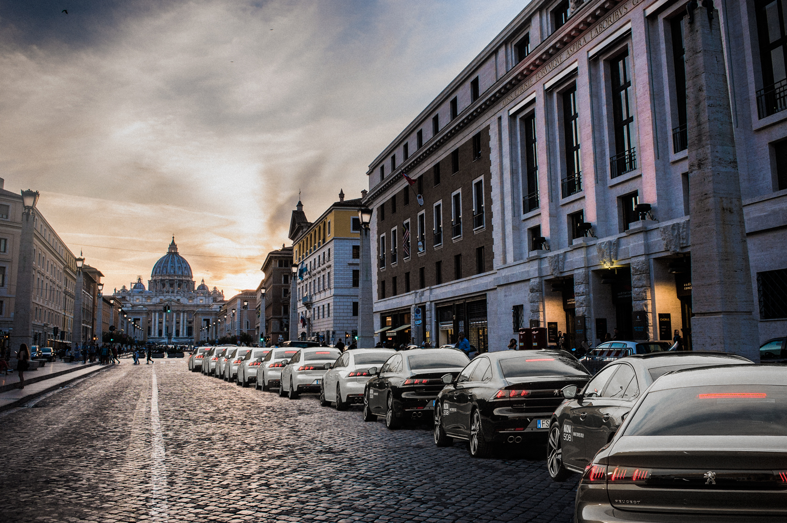 Peugeot Incontra il giudizio universale